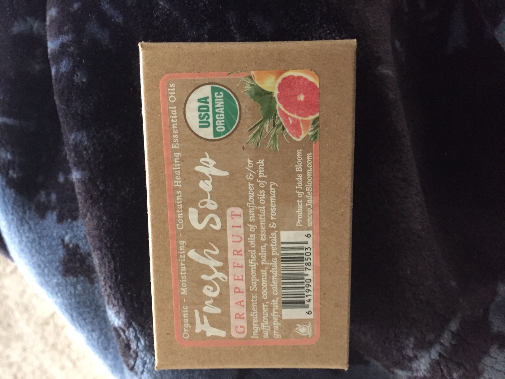 A real photo of FRESH Organic Cleansing Bar - GRAPEFRUIT  - 4oz by fmoreno2 (1)